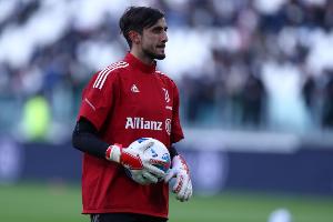 记者：佩林由于肌肉伤势无法出战罗马，将在下周进一步评估